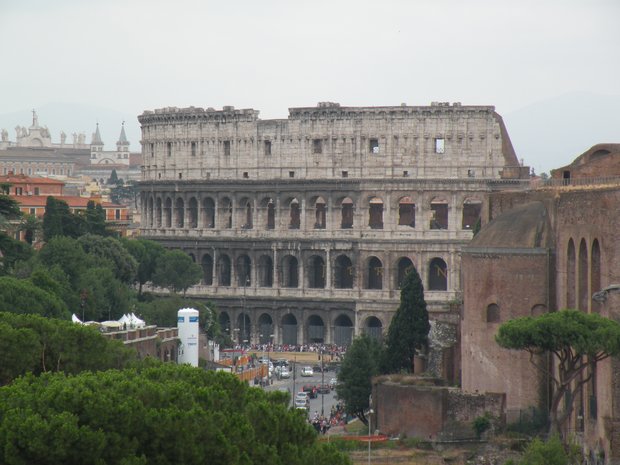  le Colisée, vu depuis le monument à Victor-Emmanuel II